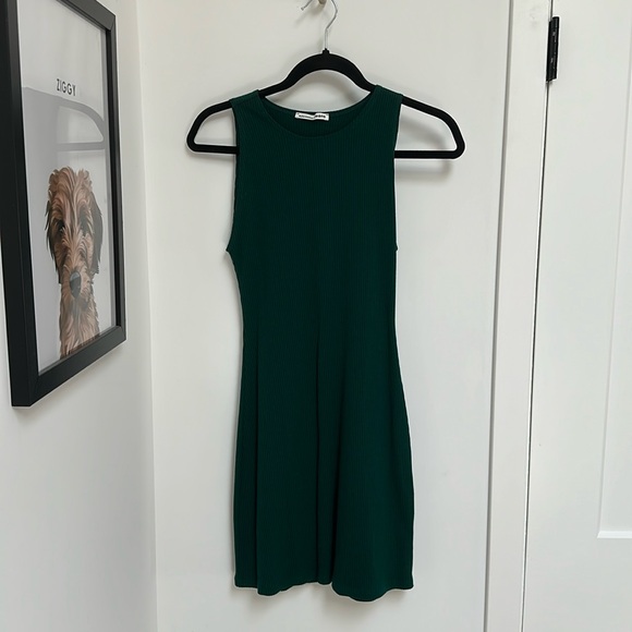 Reformation Dresses & Skirts - Reformation emerald green ribbed mini dress